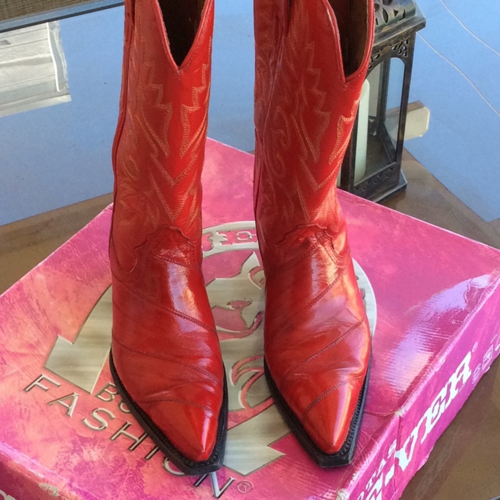 🥂🌹Ladies beautiful eel skin cowboy boots!🥂🌹
